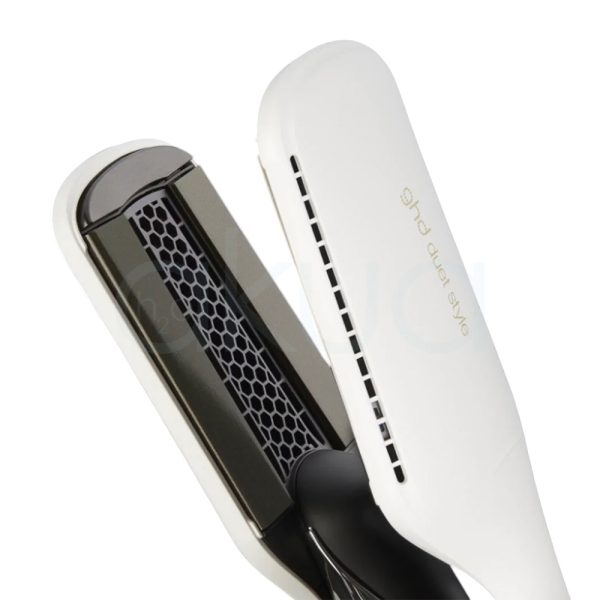 Plancha ghd Duet 2 en 1 tiene un diseño moderno y ergonómico, con acabado blanco mate y detalles en negro y plateado H2o Akua