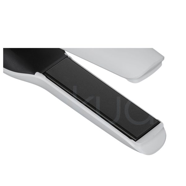 Plancha de viaje ghd Unplugged la plancha de pelo presenta la parte superior y el estuche en color blanco, mientras que la parte inferior y las placas de la plancha son de color negro. Además, hay detalles metálicos en tono plateado en la base de la plancha y en el cierre del estuche H2o Akua