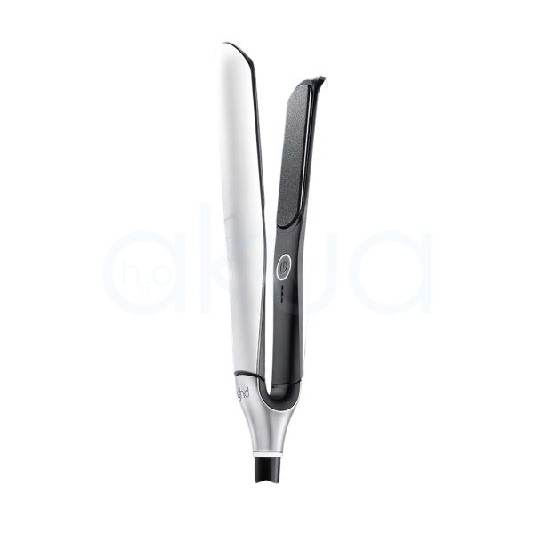 Plancha ghd Chronos color principal blanco en la parte superior y negro en la parte inferior y en las placas. Además, presenta detalles metálicos en tono plateado cerca de la base del mango H2o Akua