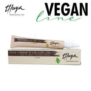 Tinte Cejas y Pestañas Coffee Thuya El color predominante de la imagen es beige claro, tanto en el tubo como en la caja del producto. Los textos y detalles principales están en marrón oscuro, mientras que el logotipo y algunos elementos gráficos, como la hoja que indica que es vegano, son de color verde H2o Akua