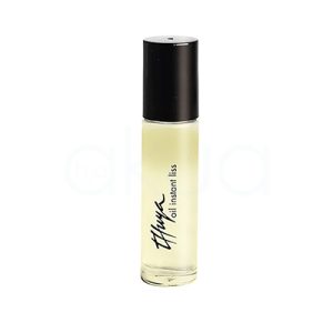 Aceite thuya cutículas y uñas oil Liss Rol-on 10ml El producto tiene un envase cilíndrico de vidrio transparente, permitiendo ver el contenido líquido de color amarillo claro en su interior. Tapa: La parte superior es de color negro brillante, de forma cilíndrica y lisa, que contrasta con el color claro del líquido. Etiqueta: En la parte frontal del frasco se puede leer la marca "Thuya" en letras negras estilizadas, acompañada de la descripción "oil instant liss" en letras más pequeñas y verticales H2o Akua