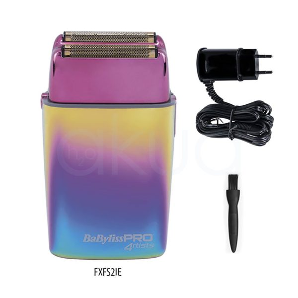 Pack ChameleonFX 4artists Babyliss pro El color es un degradado iridiscente y metálico que combina tonos de rosa, violeta, azul y amarillo. La parte superior de ambos dispositivos muestra principalmente rosa y violeta, mientras que la zona inferior y los laterales presentan transiciones suaves hacia azul y amarillo. El mango de la recortadora es dorado metálico con textura H2o Akua