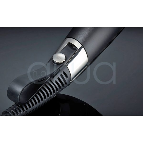 Secador ghd Helios negro cuerpo de color principal negro con detalles en plateado y boton rojo en mango H2o Akua