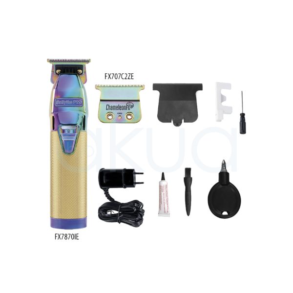 Pack ChameleonFX 4artists Babyliss pro El color es un degradado iridiscente y metálico que combina tonos de rosa, violeta, azul y amarillo. La parte superior de ambos dispositivos muestra principalmente rosa y violeta, mientras que la zona inferior y los laterales presentan transiciones suaves hacia azul y amarillo. El mango de la recortadora es dorado metálico con textura H2o Akua