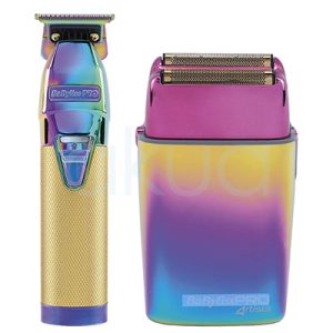 Pack ChameleonFX 4artists Babyliss pro El color es un degradado iridiscente y metálico que combina tonos de rosa, violeta, azul y amarillo. La parte superior de ambos dispositivos muestra principalmente rosa y violeta, mientras que la zona inferior y los laterales presentan transiciones suaves hacia azul y amarillo. El mango de la recortadora es dorado metálico con textura H2o Akua