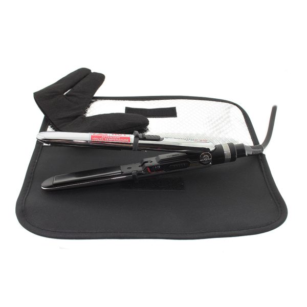 Plancha mini Elipsis 2000 Babyliss pro El color predominante es gris metálico brillante, que cubre la mayor parte del cuerpo y las placas de la plancha. Hay detalles en negro en la zona del mango, los botones y el cable giratorio, así como pequeños indicadores en rojo y blanco en el panel de control H2o Akua