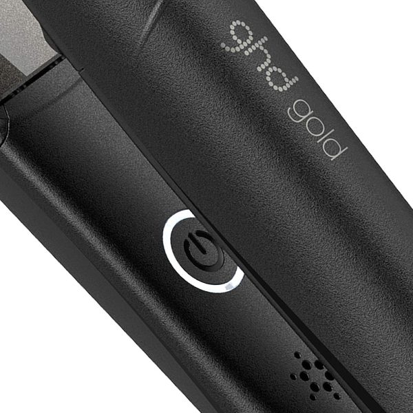 Plancha Gold Styler ghd core color negro mate con detalles metálicos en plateado y placas en el mismo color H2o Akua
