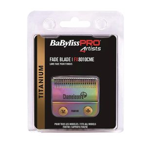 Repuesto cuchilla FX8010CME Babyliss pro El color predominante de la cuchilla es un degradado iridiscente tipo arcoíris. Presenta tonos metálicos que varían entre verde, rosa, dorado, azul y violeta según la luz y el ángulo de visión. Los tornillos son de color dorado metálico. El fondo del blíster es negro con detalles en dorado, blanco y rojo en el texto y logotipos H2o Akua