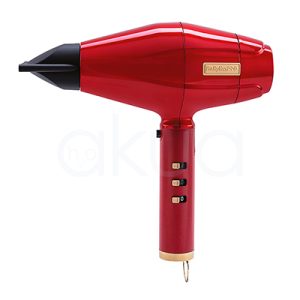 Secador Babyliss pro RedFX Dryer FXBDR1E El color principal del secador es rojo metálico, con detalles en negro en la boquilla y en los controles, y acentos dorados en la base del mango y en la placa del logotipo H2o Akua