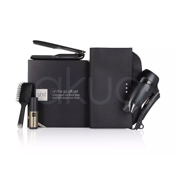 Set de viaje ghd unplugged y flight se compone de plancha sin cable, secador plegable, neceser, cepillo y spray protector del calor. Cuerpo principal en color negro con detalles en plateado H2o Akua