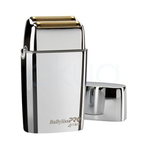 Afeitadora Metalica FXFS2E Babyliss pro El color predominante de la imagen es plateado espejo, que cubre la mayor parte del cuerpo del dispositivo y le da un acabado reflectante y elegante. Las rejillas de corte en la parte superior son de color dorado, aportando un contraste sofisticado H2o Akua