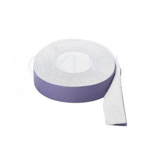 Algodon disco 125gr H2oAkua El color predominante es el blanco en la superficie del algodón, acompañado de un tono lila o púrpura en el lateral de la bobina enrollada