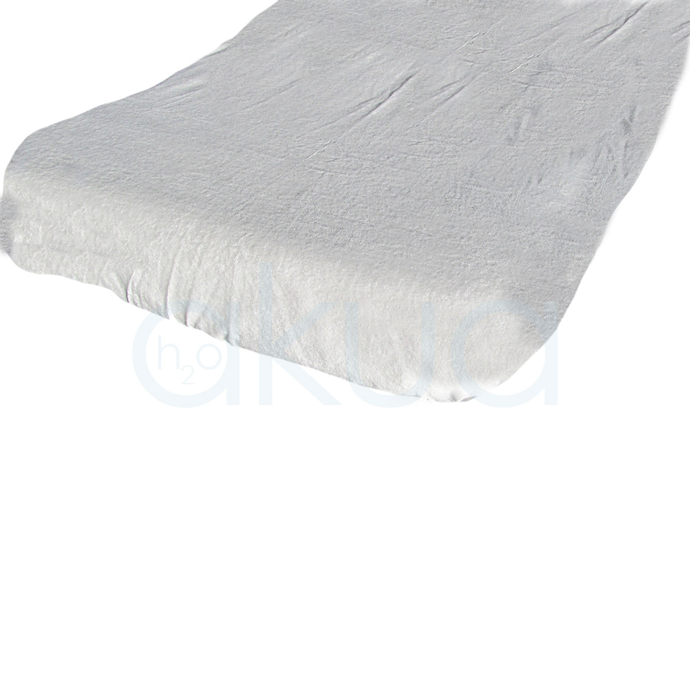 Funda camilla Rizo H2oAkua El color predomiante es el blanco.