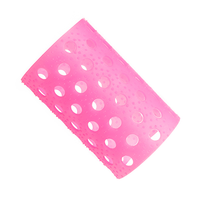 Bolsa 12 rulos rosa 37mm 00005. El color principal de es rosa. El objeto tiene el aspecto de un rulo para el cabello o un cilindro para fijación capilar, usado habitualmente en peluquería para dar forma y volumen al pelo. H2o Akua