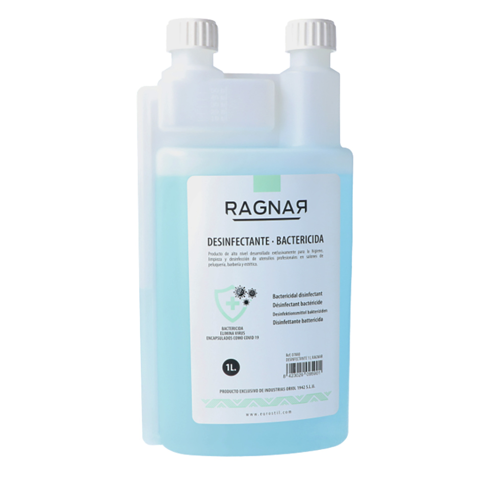 Desenfectante utensilios Ragnar 1l. Recipiente es de plástico translúcido, dejando ver el líquido azul en su interior, y cuenta con un sistema dosificador en la parte superior compuesto por dos tapones y compartimentos, lo que facilita medir y verter el producto con precisión.