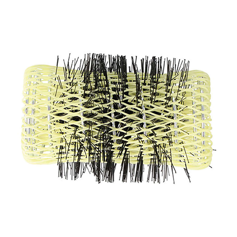 Rulo frances amarillo 32mm con pinchito 6 unidades 07768. Objeto cilíndrico de color negro cubierto por una malla de plástico flexible de color amarillo intenso. Esta malla tiene una estructura entrelazada y deja ver el interior parcialmente. En el centro se observan varias cerdas negras rígidas, que sobresalen a través de la malla amarilla. El objeto tiene el aspecto de un rulo para el cabello o un cilindro para fijación capilar, usado habitualmente en peluquería para dar forma y volumen al pelo. H2o Akua