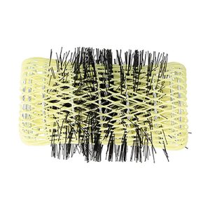 Rulo frances amarillo 32mm con pinchito 6 unidades 07768. Objeto cilíndrico de color negro cubierto por una malla de plástico flexible de color amarillo intenso. Esta malla tiene una estructura entrelazada y deja ver el interior parcialmente. En el centro se observan varias cerdas negras rígidas, que sobresalen a través de la malla amarilla. El objeto tiene el aspecto de un rulo para el cabello o un cilindro para fijación capilar, usado habitualmente en peluquería para dar forma y volumen al pelo. H2o Akua