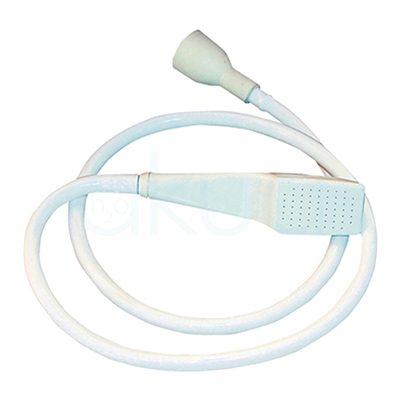 Ducha flexo lavacabezas portatil Eurostil 01960. En la imagen se ve una ducha portátil de color blanco formada por un tubo flexible y una pieza terminal rectangular perforada que actúa como rociador. En el extremo opuesto del tubo hay un adaptador cónico que permite acoplar la ducha a la salida de un grifo estándar. H2o Akua