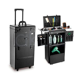 Maleta ayudante peluqueria Eurostil 04308. La imagen muestra un maletín portátil de peluquería negro con ruedas y asa extensible, visto de lado cerrado y de frente abierto con compartimentos organizados. En la vista abierta destaca un diseño modular con cajones extraíbles, soportes para secador (guardado en el inferior), bandejas para tijeras, peines y herramientas, bolsillos para sprays, geles y maquinillas, y espacio para brochas y accesorios; ideal para profesionales móviles. H2o Akua