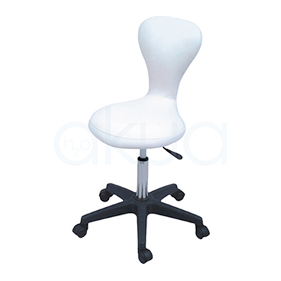 Taburete blanco con reslpado stranguiss 02730/58. Taburete ergonómico auxiliar con respaldo para salones de estética o peluquería, de diseño blanco curvado y moderno. H2o Akua