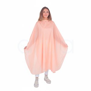 Capa corte Salmon 02503/64.La capa es tipo poncho desechable/reutilizable, con cuello alto redondo y mangas cortas anchas que cubre hasta rodillas H2o Akua