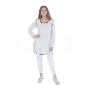 Delantal transparente 01929. En color transparente (plástico mate ligero, gramaje ~90 g), con ribetes contrastantes en negro grueso en cuello y bordes. Material impermeable y reutilizable, resistente a tintes y líquidos sin manchar ni retener olores. H2o Akua