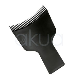 Paleta derrapamechas H2oAkua. De forma rectangular y color negro mate, con púas dentadas anchas en cabeza triangular y mango ergonómico alargado.