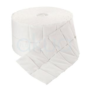 Toallitas finalizadoras paquete 1000 servicios uñas 03060. Rollo grande blanco de toallas de papel absorbente para uso profesional o doméstico. Es un cilindro compacto de papel blanco puro, con múltiples capas visibles plegadas en zigzag para fácil dispensado. Textura suave y uniforme, sin impresión ni colores, enfocado en funcionalidad higiénico. H2o Akua