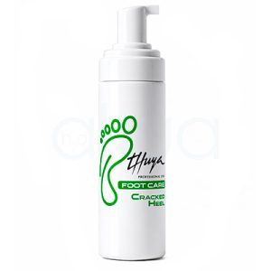Espuma hidratante Cracked Heel Foot Care Thuya. La imagen muestra un bote de producto cosmético para el cuidado de los pies. Tiene una forma cilíndrica y alargada, con un diseño limpio y moderno. Está fabricado en un material tipo plástico con acabado blanco mate, lo que transmite sensación de higiene y profesionalidad. En la parte superior incorpora un dispensador tipo pump (dosificador), también en color blanco, que permite aplicar el producto de forma cómoda y controlada. En el frontal aparece el diseño gráfico con un icono de huella en color verde, junto al nombre de la marca Thuya y la línea Foot Care – Cracked Heel, indicando que es un producto específico para el cuidado de talones agrietados. H2o Akua