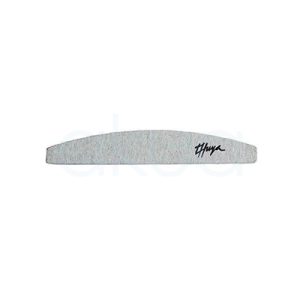 Lima Flash Finisher media luna 100/100 Thuya. Se presenta con forma media luna y acabado gris texturizado. La lima presenta un diseño curvado ergonómico que facilita el limado y modelado de uñas de gel, acrílico y porcelana. En uno de los extremos aparece el logotipo negro de la marca Thuya. El producto destaca por su superficie abrasiva y su formato profesional orientado a manicura y estética de uñas. H2o Akua