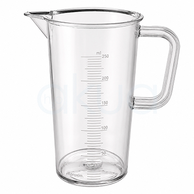 Probeta medidora con asa 250ml H2oAkua. Probeta medidora transparente de plástico con capacidad de 250 ml, diseñada con asa lateral ergonómica y pico vertedor para facilitar el vertido de líquidos. Incluye escala graduada visible en mililitros para medir con precisión productos líquidos. El recipiente aparece centrado sobre fondo blanco y está pensado para uso profesional en peluquería, cosmética o laboratorio.