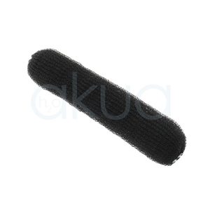 Relleno moño negro con corchetes solida H2oAkua. Relleno para moño en color negro con forma alargada y flexible, fabricado en espuma ligera de textura porosa. Diseñado para aportar volumen y soporte al cabello en recogidos y moños, permite crear peinados elegantes y naturales de manera cómoda y discreta