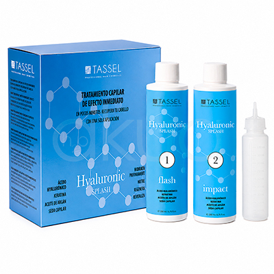 Tratamiento Hyaluronic Splash Tassel 500ml 09029. El set incluye una caja azul con diseño molecular y textos informativos, dos botellas cilíndricas numeradas “1” y “2” con etiquetas azules y blancas, y un aplicador transparente con boquilla fina. El producto está formulado con ácido hialurónico, keratina y aceite de argán para hidratar, nutrir y revitalizar el cabello. El conjunto tiene un diseño moderno y profesional orientado al cuidado intensivo y regeneración capilar. H2o Akua