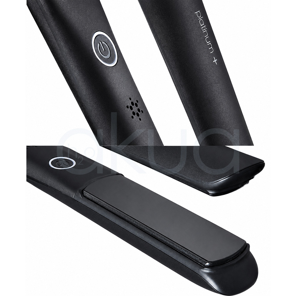 Plancha ghd Platinum+ negra. Plancha de pelo profesional GHD Platinum+ en color negro, presentada junto a su caja original negra con detalles dorados. La plancha aparece cerrada y colocada en diagonal sobre fondo blanco, mostrando un diseño elegante y minimalista. El cable giratorio y los acabados metálicos resaltan su aspecto premium, mientras que el embalaje refleja la imagen sofisticada de la marca. H2o Akua