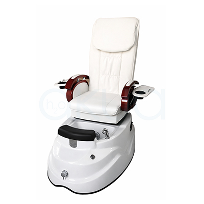 Sillon pedicura Spa 07341. Sillón de pedicura Spa profesional de color blanco con base integrada y bañera para pies. Presenta un respaldo alto acolchado con cabezal, apoyabrazos de madera rojiza curvada con repisas laterales abatibles y portavasos. La base blanca acrílica incluye una bañera con grifo cromado y un reposapiés superior acolchado en color negro. H2o Akua